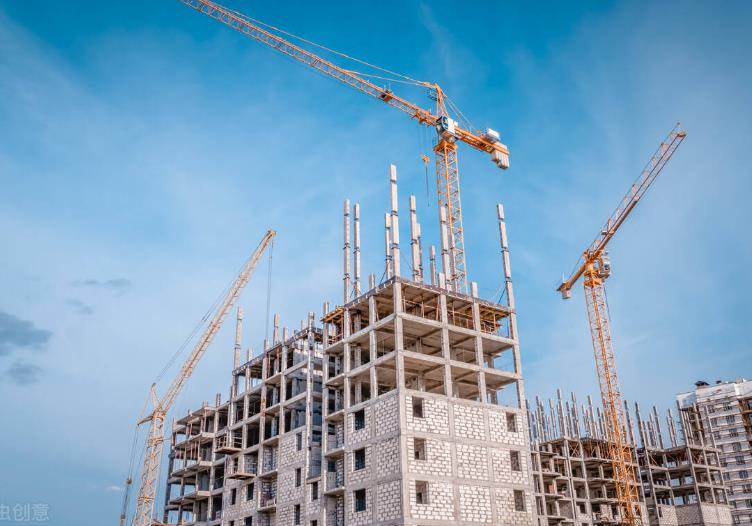 What is the construction process of building formwork erection