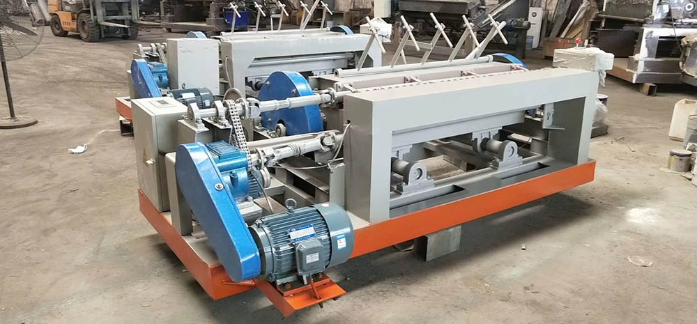 Maintenance precautions for wood veneer rotary cutting machine